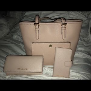 MK Purse/MK Wallet/ MK Iphone 6/7/8 Case